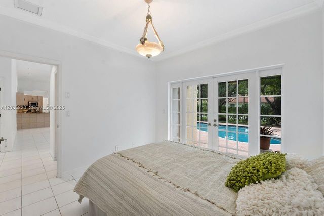 900 Spoonbill Circle, Weston, FL 33326