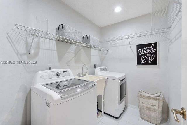900 Spoonbill Circle, Weston, FL 33326