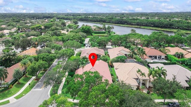 900 Spoonbill Circle, Weston, FL 33326
