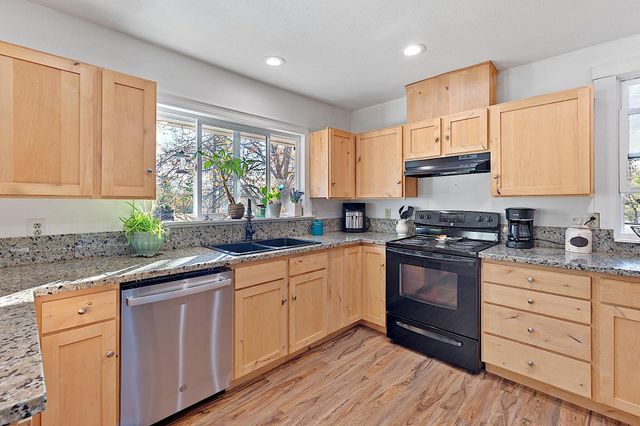 315 Hitching Post Road, Grants Pass, OR 97526