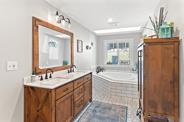 315 Hitching Post Road, Grants Pass, OR 97526