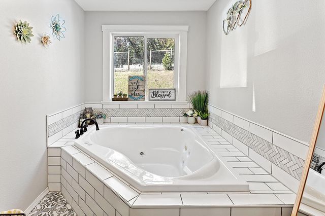 315 Hitching Post Road, Grants Pass, OR 97526