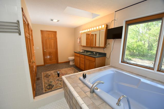 28682 E Red Arrow Highway, Antwerp Twp, MI 49079