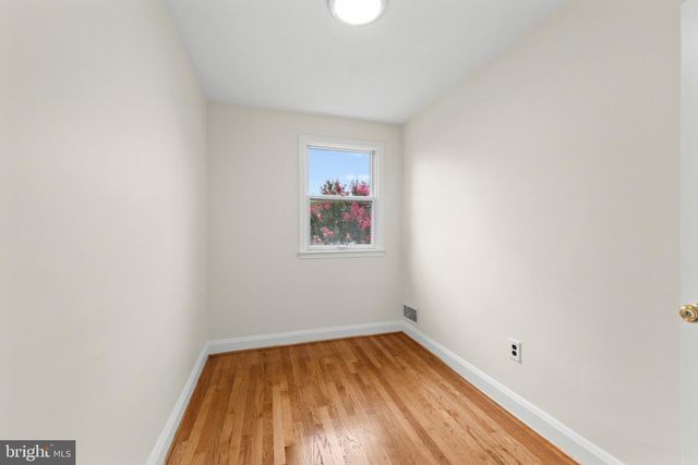 2207 HAWTHORNE RD, Baltimore, MD 21220