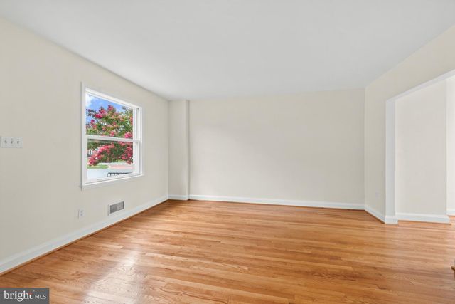 2207 HAWTHORNE RD, Baltimore, MD 21220