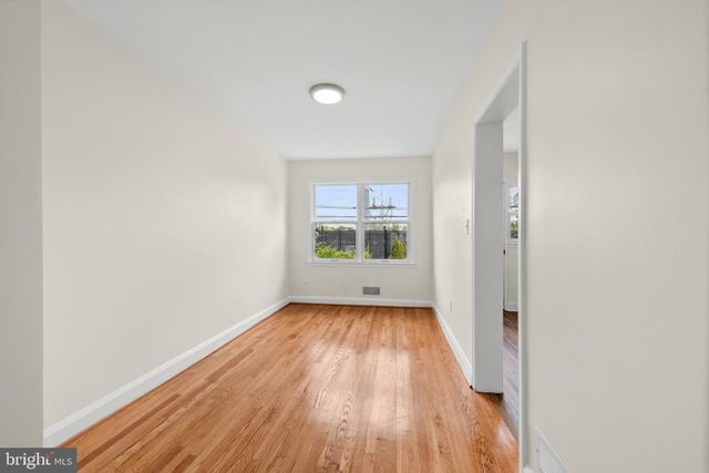 2207 HAWTHORNE RD, Baltimore, MD 21220