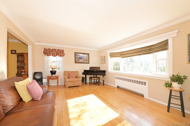 295 New Hyde Park Road, Garden City, NY 11530