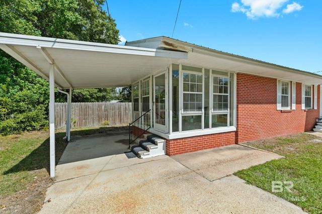 301 E Craig Street, Atmore, AL 36502