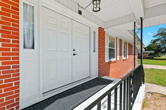 301 E Craig Street, Atmore, AL 36502