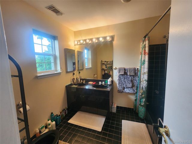 4 Sprucewood Boulevard, Central Islip, NY 11722