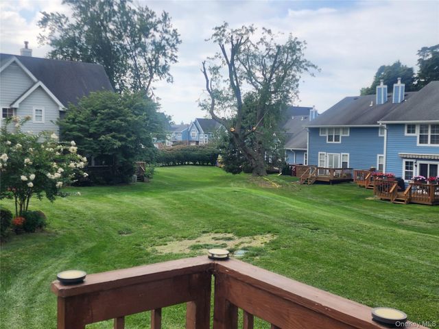 4 Sprucewood Boulevard, Central Islip, NY 11722