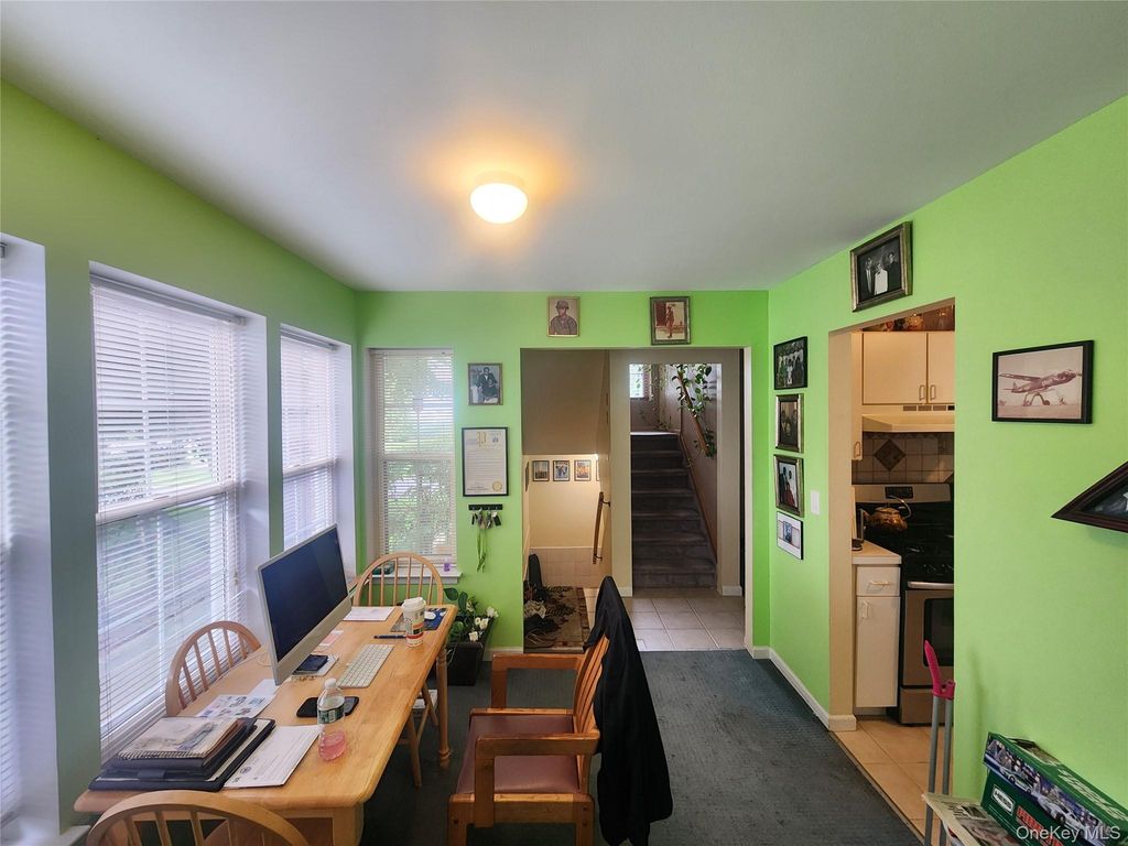 4 Sprucewood Boulevard, Central Islip, NY 11722 — photo 4