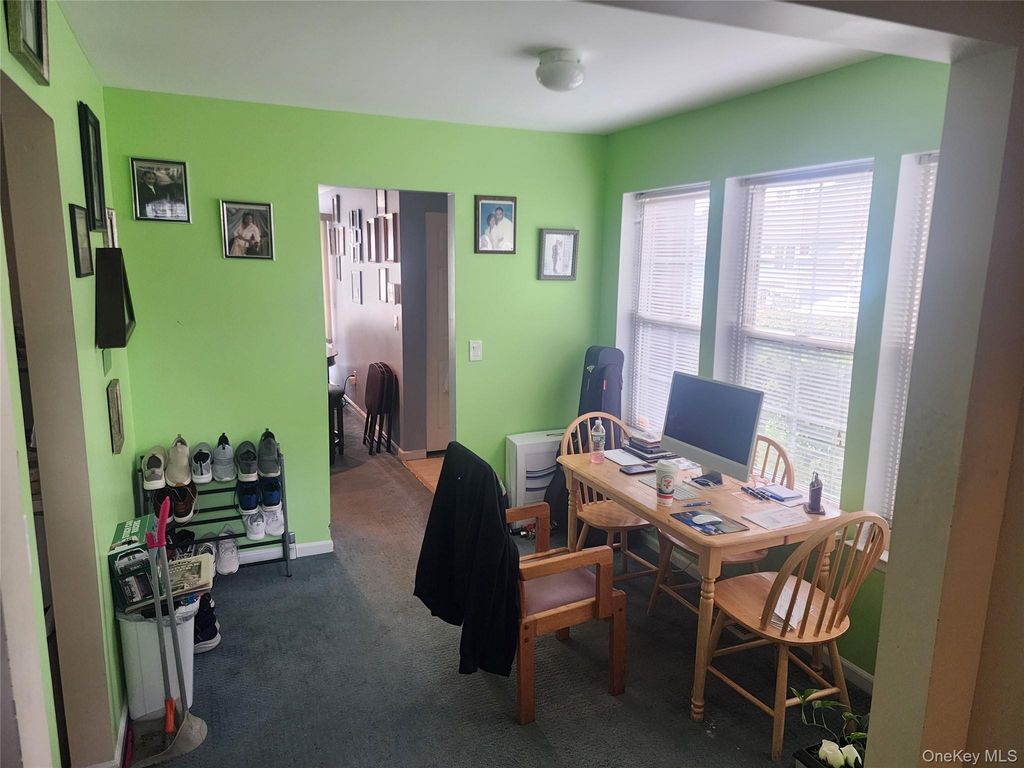 4 Sprucewood Boulevard, Central Islip, NY 11722 — photo 5