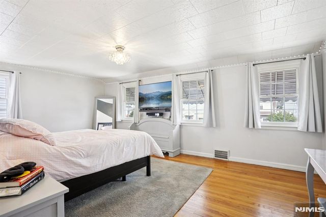 6 S Garden Court, Garfield, NJ 07026