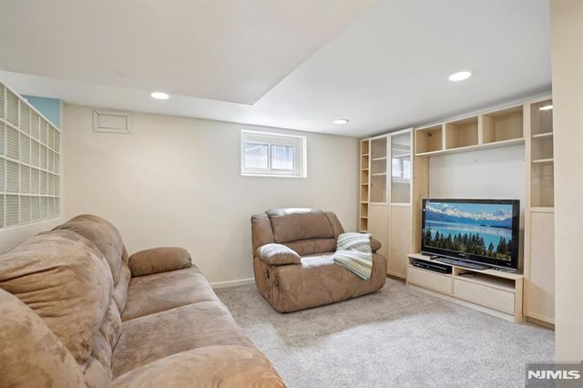 6 S Garden Court, Garfield, NJ 07026