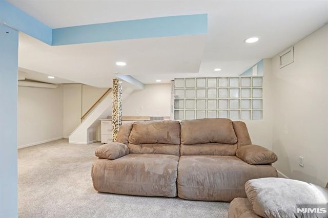 6 S Garden Court, Garfield, NJ 07026