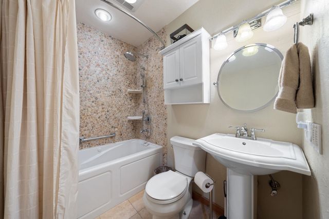 11711 Snowpeak Way Unit 555, Truckee, CA 96161