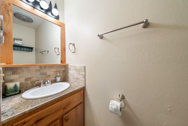 11711 Snowpeak Way Unit 555, Truckee, CA 96161