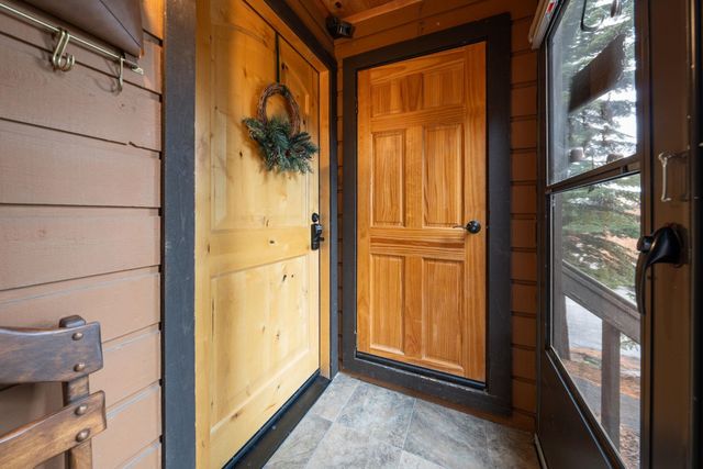 11711 Snowpeak Way Unit 555, Truckee, CA 96161