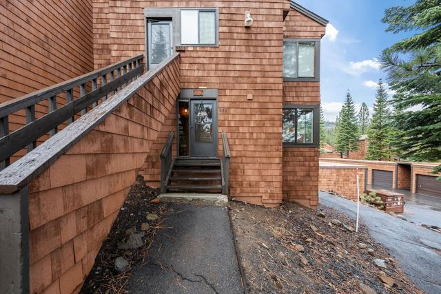 11711 Snowpeak Way Unit 555, Truckee, CA 96161