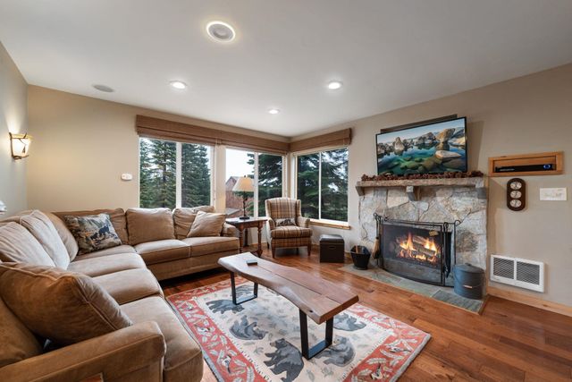 11711 Snowpeak Way Unit 555, Truckee, CA 96161