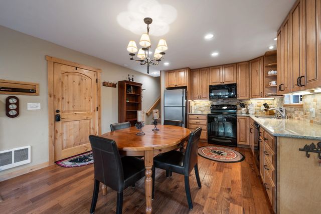 11711 Snowpeak Way Unit 555, Truckee, CA 96161