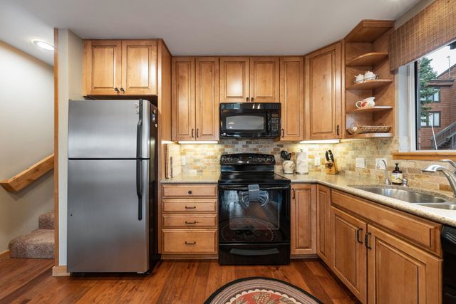 11711 Snowpeak Way Unit 555, Truckee, CA 96161