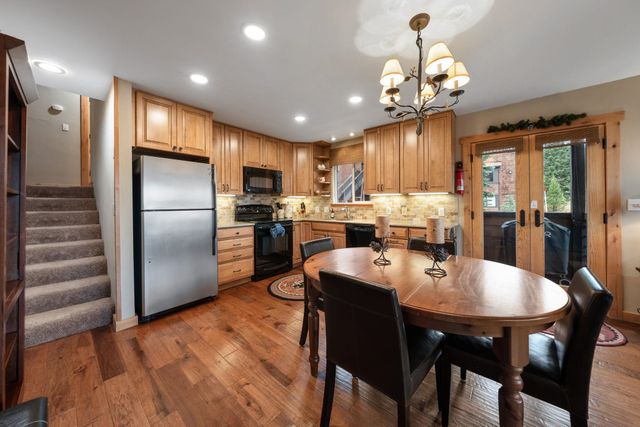 11711 Snowpeak Way Unit 555, Truckee, CA 96161