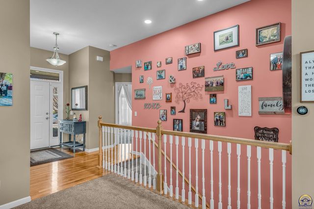 8455 Timber Ridge DR, De Soto, KS 66018