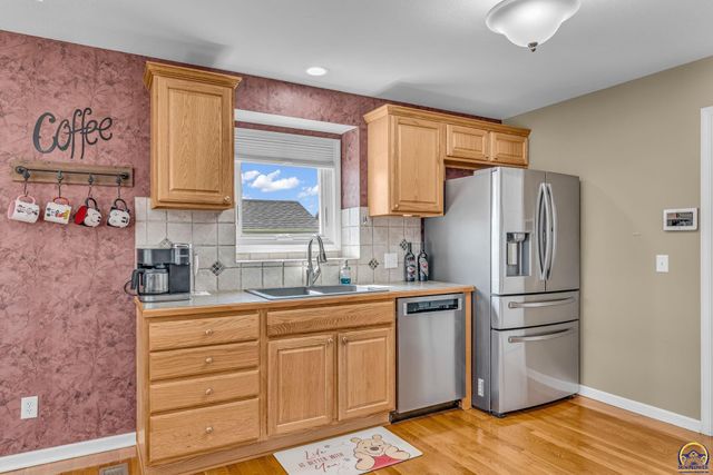8455 Timber Ridge DR, De Soto, KS 66018