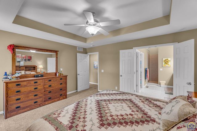 8455 Timber Ridge DR, De Soto, KS 66018