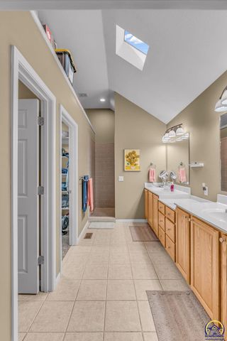 8455 Timber Ridge DR, De Soto, KS 66018