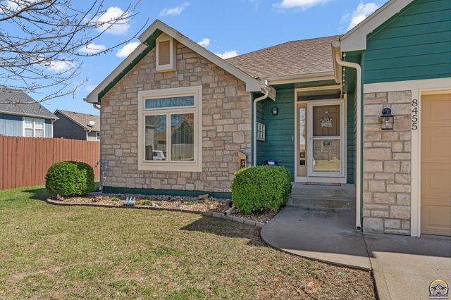 8455 Timber Ridge DR, De Soto, KS 66018