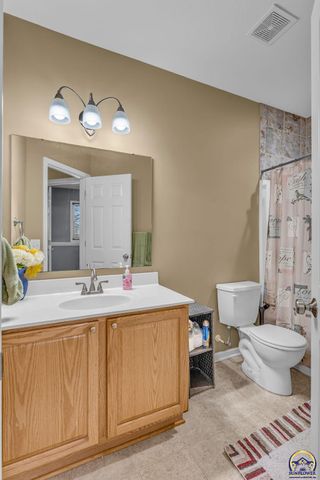 8455 Timber Ridge DR, De Soto, KS 66018