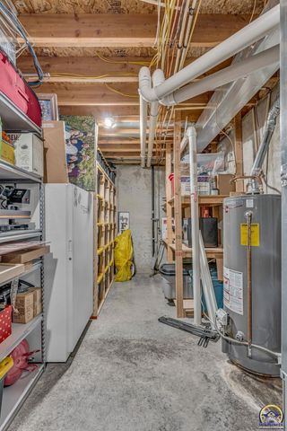 8455 Timber Ridge DR, De Soto, KS 66018