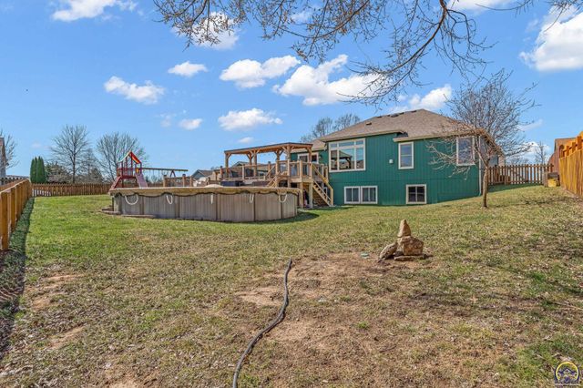 8455 Timber Ridge DR, De Soto, KS 66018