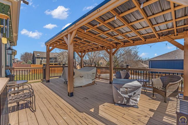 8455 Timber Ridge DR, De Soto, KS 66018