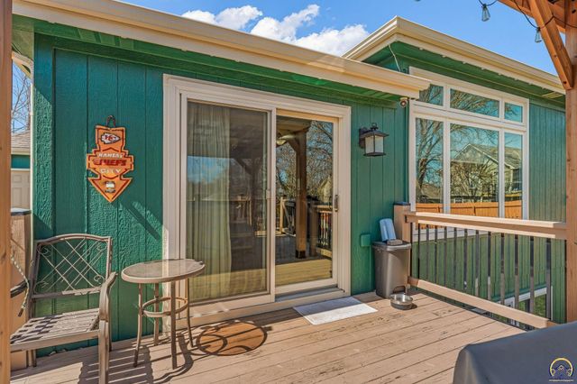 8455 Timber Ridge DR, De Soto, KS 66018
