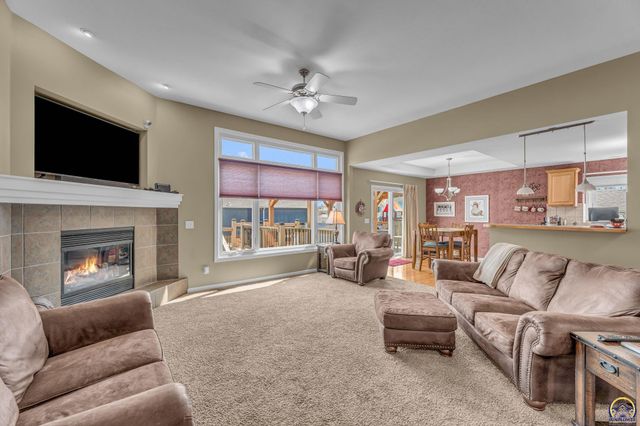 8455 Timber Ridge DR, De Soto, KS 66018