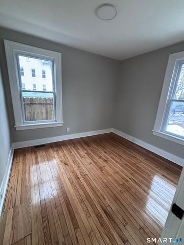 369 Poplar Street, New Haven, CT 06513