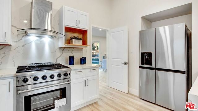 24201 Burbank Boulevard, Woodland Hills, CA 91367