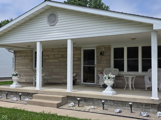 604 E Gatewood Drive, Westport, IN 47283