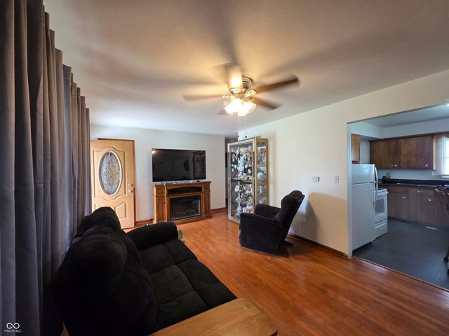 604 E Gatewood Drive, Westport, IN 47283