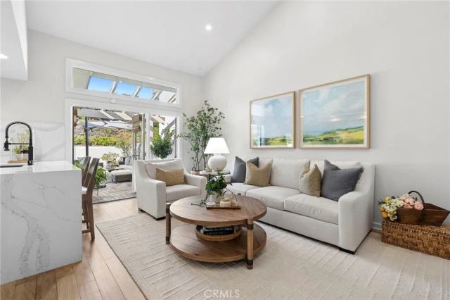 10 Maritime, Corona Del Mar, CA 92625