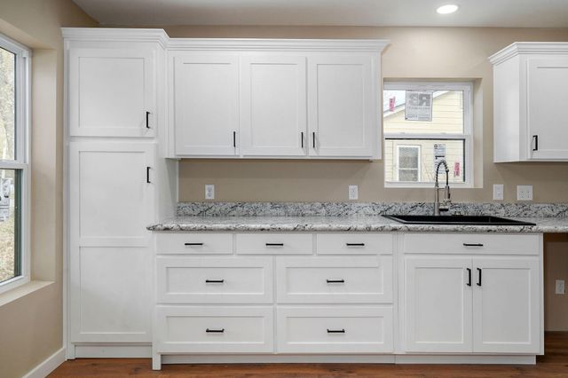 930 Porter Avenue, Aurora, MO 65605