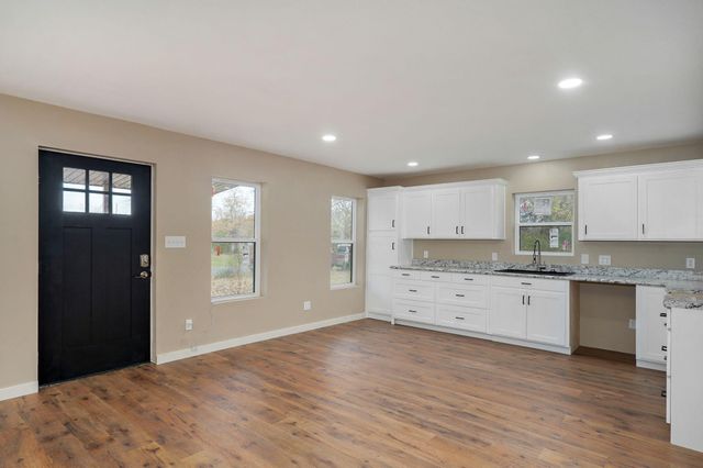 930 Porter Avenue, Aurora, MO 65605