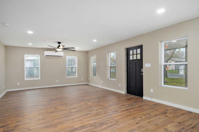 930 Porter Avenue, Aurora, MO 65605