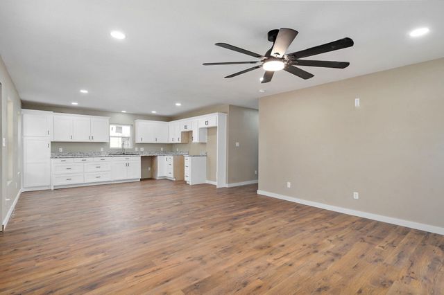 930 Porter Avenue, Aurora, MO 65605