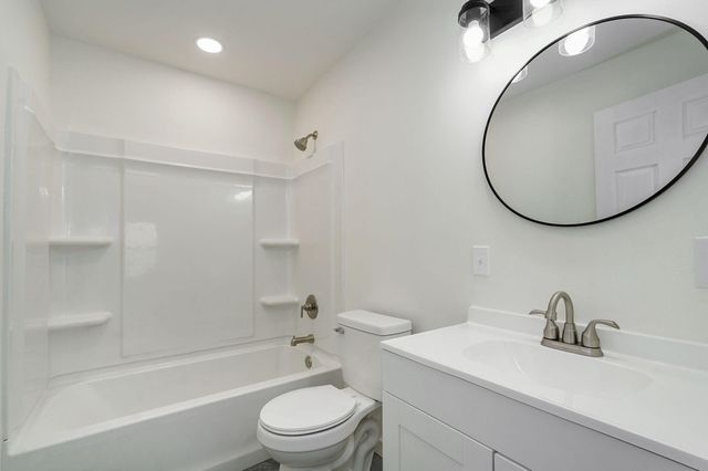 930 Porter Avenue, Aurora, MO 65605