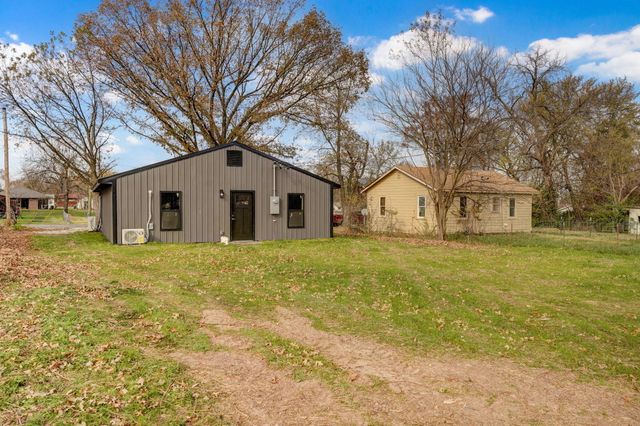 930 Porter Avenue, Aurora, MO 65605